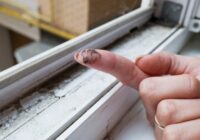 Nemazgājiet plastmasas logus šādi, un lūk, kāpēc jūsu kaimiņi jums pateiksies