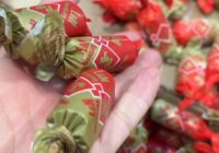 Pārdevēja Jolanta man pastāstīja, kāpēc labāk sveramās konfektes veikalā nepirkt