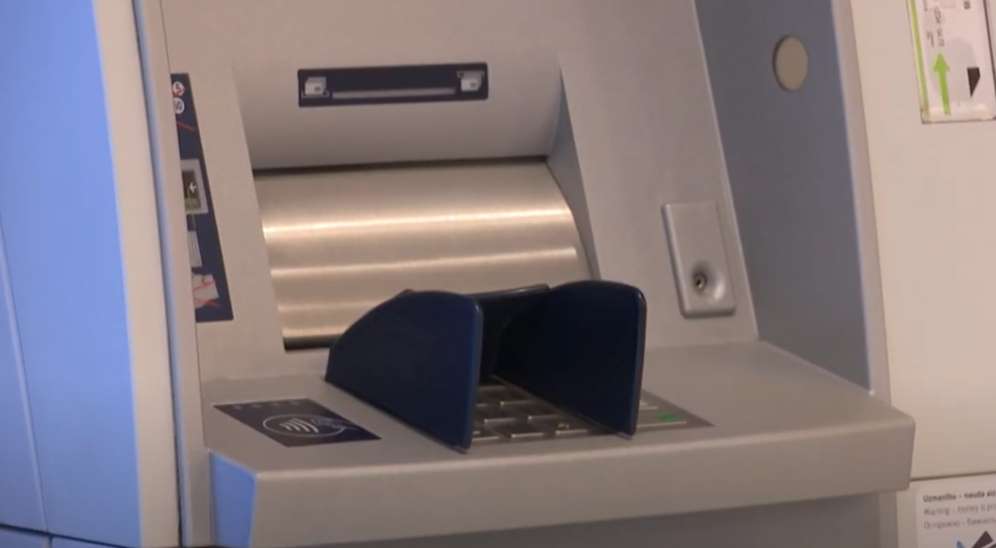 Visos bankomātos masveidā sāk uzstādīt īpašu pakalpojumu, kurš atvieglos dzīvi klientiem: tomēr ir viens ”bet”