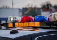 Noparkojos Liepājā stāvvietā, bet pēc brīža bērni pieskrēja uz sāka apķēpāt auto: stāstu kā beidzās