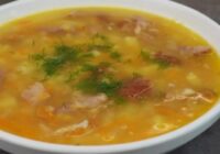 Kāpēc zirņu zupa sanāk bez garšas: kļūda, ko pieļaujam gandrīz visi Kāpēc zirņu zupa sanāk bez garšas: kļūda, ko pieļaujam gandrīz visi