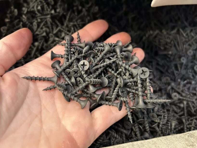 Kāpēc melnās skrūves nav labākā izvēle: stāstu, ko pārbaudīju praksē