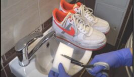 Daudzfunkcionāls tīrīšanas sūklītis, kas tiek galā pat ar rūsu, tinti un taukiem Daudzfunkcionāls tīrīšanas sūklītis, kas tiek galā pat ar rūsu, tinti un taukiem