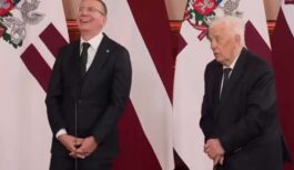 “Es jums apsolu!”: komponists Raimonds Pauls ceremonijā sasmīdina pat prezidentu, zināms, ko viņš teica (+ VIDEO) “Es jums apsolu!”: komponists Raimonds Pauls ceremonijā sasmīdina pat prezidentu, zināms, ko viņš teica (+ VIDEO)