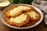 Sātīgs un nedārgs ēdiens, kas garšo visai ģimenei: kartupeļu pankūkas ar siera cepurīti