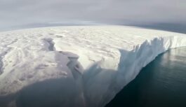 Zinātnieki brīdina: “Pastarās dienas ledājs” plīst no iekšienes – ko tas nozīmē mums