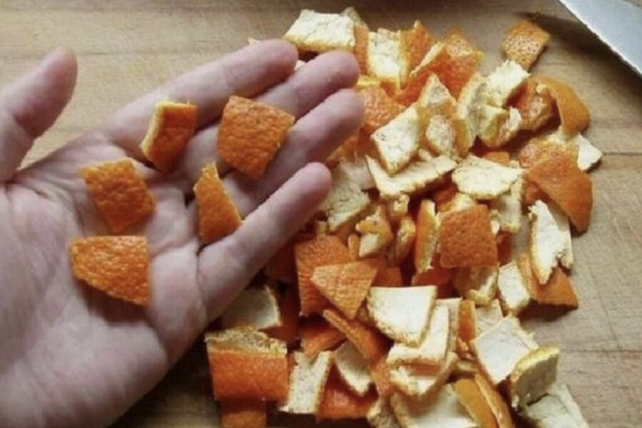 Šķita dīvaini, kamēr nepamēģināju: mandarīnu miziņas nemetu ārā, bet lieku sērkociņu kastītē