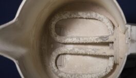 Skaidro speciālisti: kā patiesībā vislabāk notīrīt kaļķakmeni