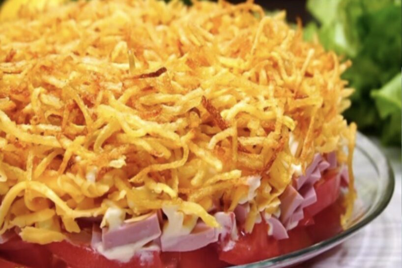 Salāti “Blondīne”: pamēģināsiet vienreiz, gribēsies atkārtot atkal – Jaungada svētku galdā tie būs uzmanības centrā