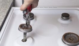 Es vairs nemokos ar riņķu (degļu) tīrīšanu: šis veids notīra ātrāk nekā jebkādi želejas līdzekļi Es vairs nemokos ar riņķu (degļu) tīrīšanu: šis veids notīra ātrāk nekā jebkādi želejas līdzekļi