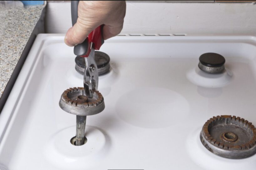 Es vairs nemokos ar riņķu (degļu) tīrīšanu: šis veids notīra ātrāk nekā jebkādi želejas līdzekļi