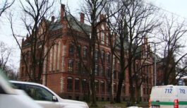 Vētras postījumi Latvijas Mākslas akadēmijas vēsturiskajā ēkā