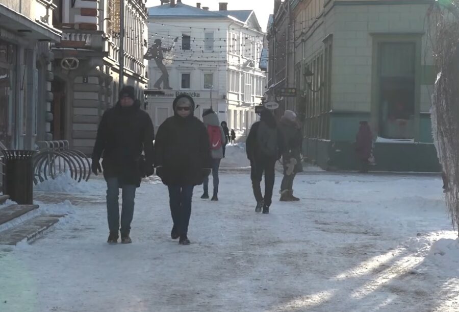 Gaidāmi krasi laikapstākļu izaicinājumi nedēļas ievadā