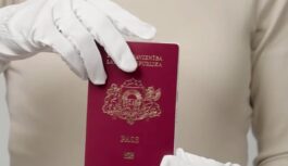 Saeima virza izskatīšanai iniciatīvu par nelojālu personu izraidīšanu un pilsonības atņemšanu Saeima virza izskatīšanai iniciatīvu par nelojālu personu izraidīšanu un pilsonības atņemšanu