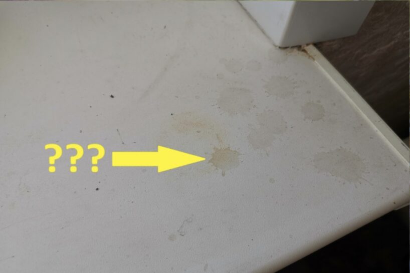 Kā ātri nomazgāt plastmasas palodzi no dzelteniem traipiem un noturīgiem netīrumiem: divas vienkāršas tīrīšanas līdzekļa receptes