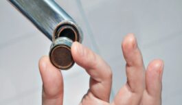 Kā notīrīt jaucējkrānu (vai krānu) bez izjaukšanas un līdzekļiem: veids, kas jāzina ikvienam