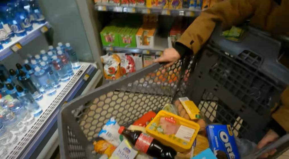 Rīgas lielveikala pārdevēja ”pačukstēja” kurus produktus labāk pirkt pēc Jaunā gada nevis decembra vidū