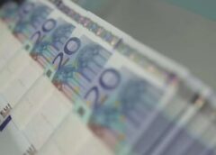 Saeima pieņem pabalstu grozījumus: lūk, kas mainās ģimenēm ar bērniem līdz 20 gadu vecumam