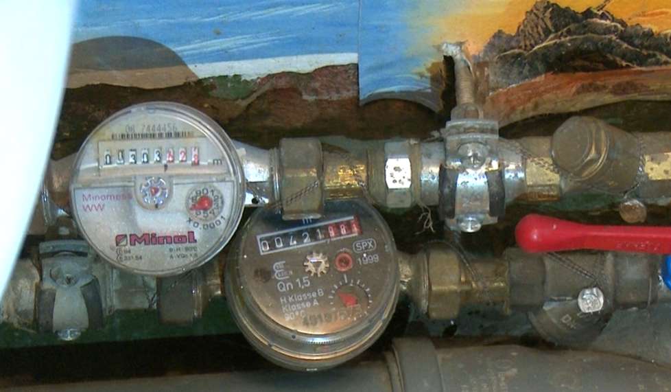 Sliktas ziņas daudzdzīvokļu māju iedzīvotājiem saistībā ar ūdens skaitītājiem: ”Maciņus nāksies atvērt krietni plašāk”