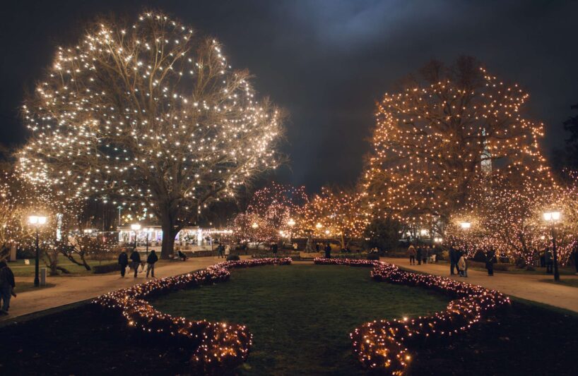 Rīga kā Eiropas dārgakmens: 55 km virtenes un 6000 dekori pārvērš pilsētu Ziemassvētku pasakā (+ FOTO)