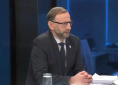 Rinkēvičs atdod Saeimai nodevas likumu; Zemnieku atbrīvojums rada 3,9 miljonu eiro iztrūkumu ceļu remontiem