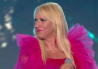 Olga Rajecka par latviešu iecienīto nodarbi: Kāpēc jūs sēžat dīvānos un rakstāt “kļauzas” Olga Rajecka par latviešu iecienīto nodarbi: Kāpēc jūs sēžat dīvānos un rakstāt “kļauzas”