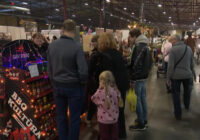 Ziemassvētku dāvanu meklējumi: noskaņas un atbalsts amatniekiem Baltijā lielākajā tirdziņā Ķīpsalā Ziemassvētku dāvanu meklējumi: noskaņas un atbalsts amatniekiem Baltijā lielākajā tirdziņā Ķīpsalā