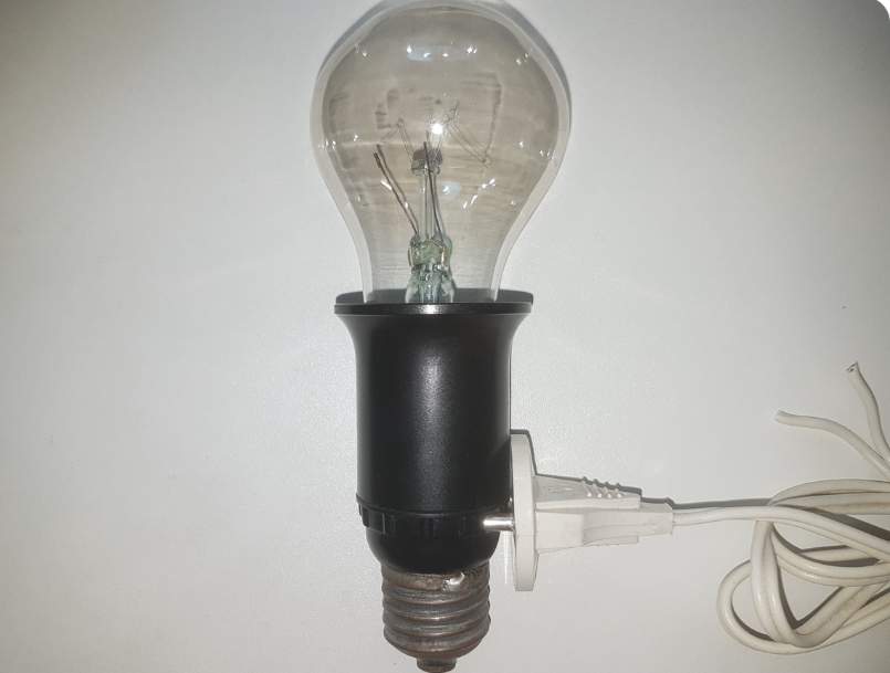 “Gatavojiet ar lampu” – kā viens interesants adapteris palīdzēja tūkstošiem padomju ģimeņu ietaupīt uz elektrību