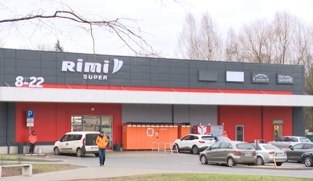 Vienā no Latvijas pilsētām durvis vēris vaļā jaunais ”Rimi”, tomēr cilvēki nikni par stāvvietas noteikumiem