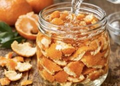 Mandarīnu miziņas apleju ar etiķi un visu ziemu nevaru nopriecāties: efektīvs triks pieredzējušām saimniecēm