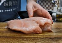 Tik maiga vistas krūtiņa, ka burtiski kūst mutē — pat tie viesi, kas to parasti neēd, šoreiz slavē un prasa papildporciju