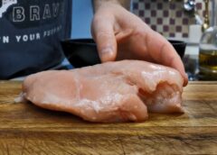 Tik maiga vistas krūtiņa, ka burtiski kūst mutē — pat tie viesi, kas to parasti neēd, šoreiz slavē un prasa papildporciju