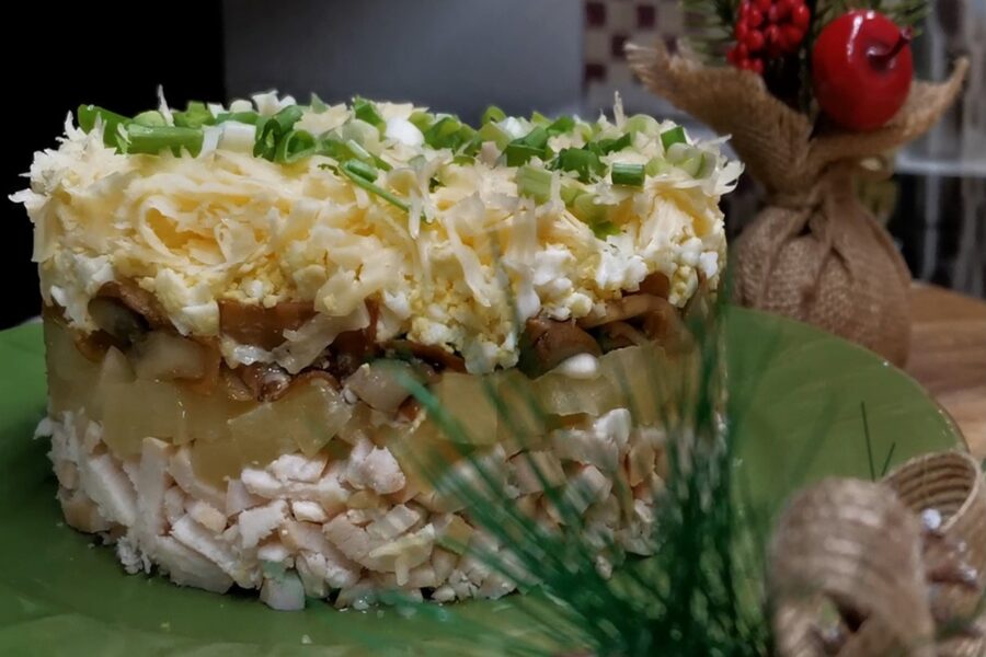 Rasola vietā tagad svētku galdam gatavoju tikai šos salātus: sastāvdaļu savienojums ir patiesi izcils, un recepte – pavisam vienkārša