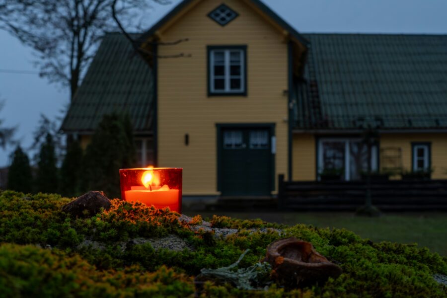 Kā attīrīt māju no iepriekšējo saimnieku enerģētikas, lai tā ”nevilktos astē” jums mūžīgi