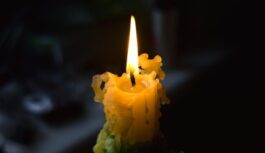 Ar samtainu balsi un kreptīgiem smiekliem: Valmiera atvadās no aktiera Aigara Vilima