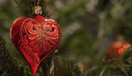 Kādas dekorācijas jāiekarina Ziemassvētku eglītē, lai vēlēšanās un sapņi piepildītos