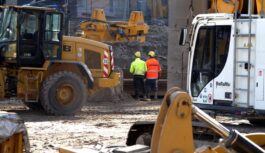 Saeimā grib izmaiņas Būvniecības likumā: atceļ finansējuma izcelsmes norādi Saeimā grib izmaiņas Būvniecības likumā: atceļ finansējuma izcelsmes norādi