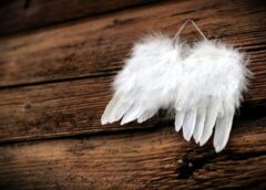 Debesu izredzētie: no 2025. gada 6. decembra šos cilvēkus pārklās laimes un veiksmes vilnis — Eņģeļi ir jūsu pusē