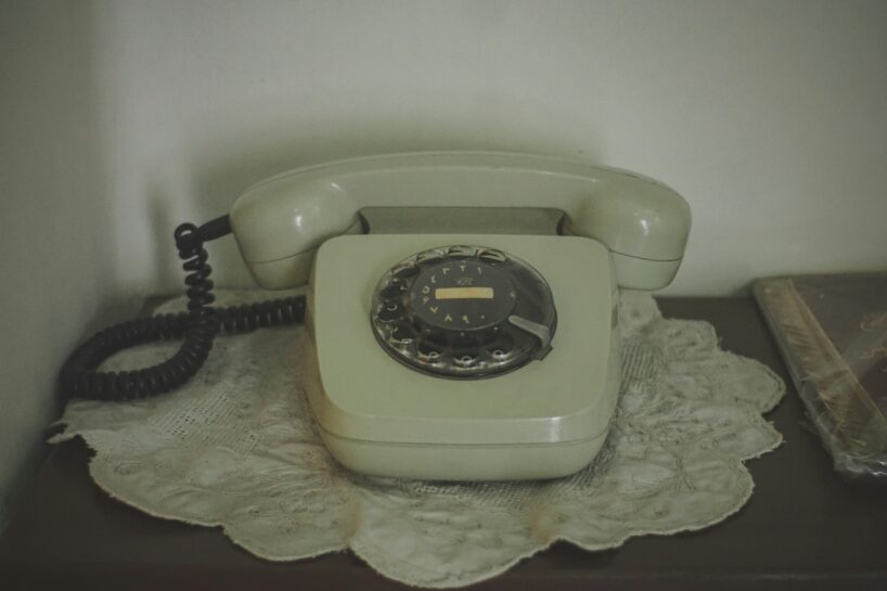 Mana Daugavpils kaimiņiene nolēma atjaunot fiksētā tālruņa pieslēgumu – prasīju kāds iemesls tam un viņa atbildēja