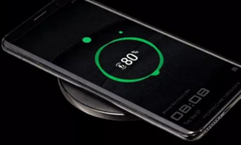 Kāpēc viedtālruni nevajadzētu lādēt pilnībā: eksperimenta rezultāti pēc viena gada lietošanas