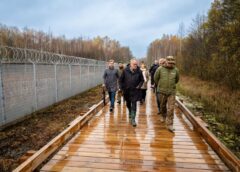 Miljonus vērtais robežas žogs ar Krieviju pabeigts, bet pierobežas iedzīvotāji skeptiski: “Visi tagad lido pa gaisu”