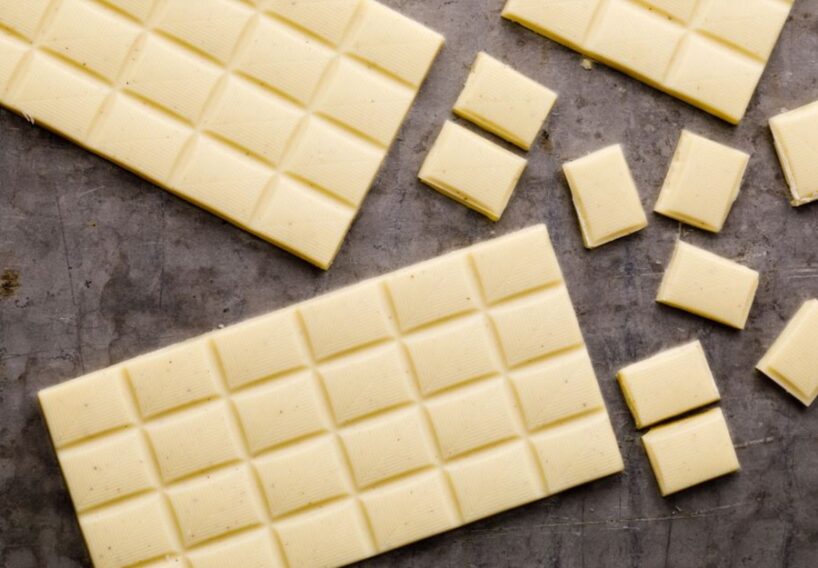 No kā patiesībā gatavo balto šokolādi (kurā nav kakao masas)