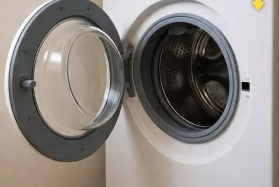 „Vaļā vai ciet?” Meistari atklāj, kāpēc veļas mašīnas durvju atstāšana nepareizā pozīcijā var dārgi maksāt