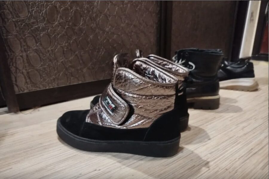 Tikai divi produkti – un apavi neož pat ziemā: vienkārši uzberu šķipsniņu uz pēdiņas – labākais risinājums aukstajā gadalaikā