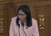 Politiskais pavērsiens Venecuēlā: iecelts jauns pagaidu prezidents