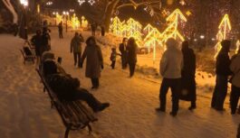 Sniegotā pasaka Rīgas sirdī: Kā galvaspilsēta sagaidīja cerību pilno 2026. gadu