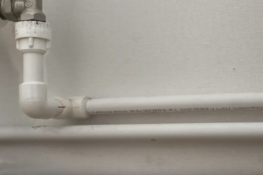 Caurules vasarnīcā neaizsalst: pārbaudīti veidi, kā tās aizsargāt aukstumā