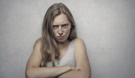 Sešas zodiaka zīmes ar visskarbāko raksturu: saskarsme ar tām var būt emocionāli smaga