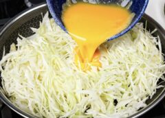 Kāposti ar olām garšo labāk nekā gaļa: vienkārša, ātra un ļoti garda vakariņu recepte