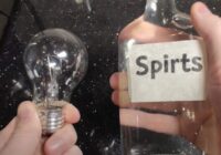 Es vienmēr noslauku spuldzi ar spirtu, pat pie ieejas; kaimiņi sākumā smējās, bet tagad to dara paši